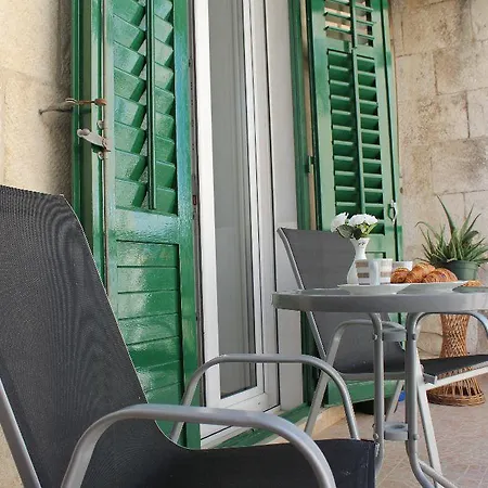 Iva Apartment *
